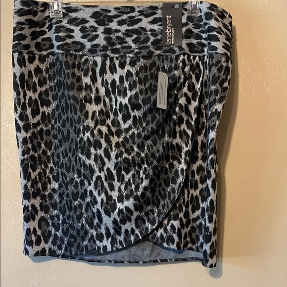 Lane Bryant Dresses & Skirts - Lane Bryant size 20, black gray animal print pho wrap skirt NWT